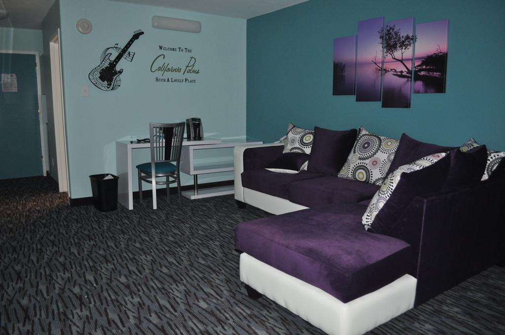 California Palms Hotel And Suites Austintown Exteriör bild