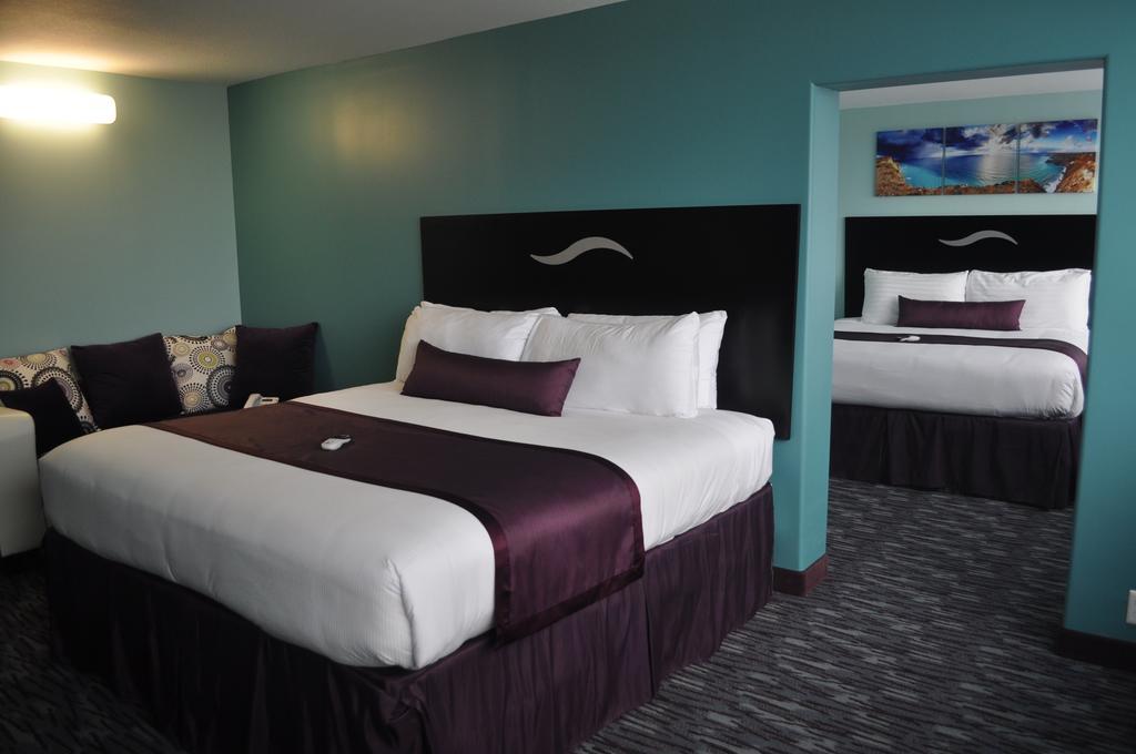 California Palms Hotel And Suites Austintown Exteriör bild