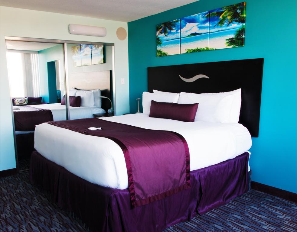 California Palms Hotel And Suites Austintown Exteriör bild
