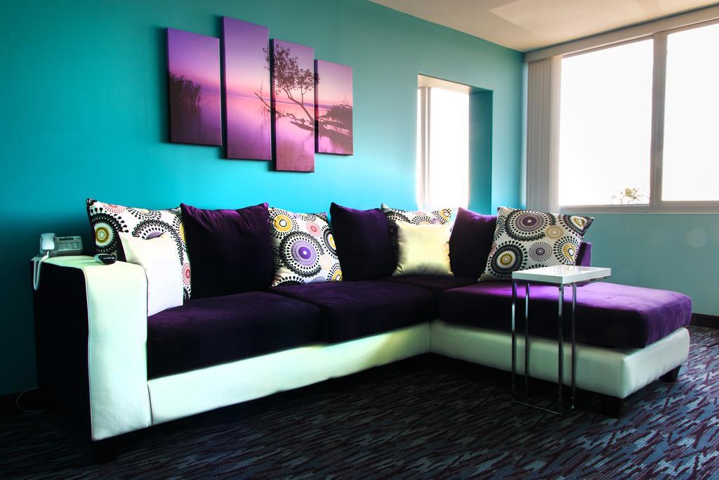 California Palms Hotel And Suites Austintown Exteriör bild