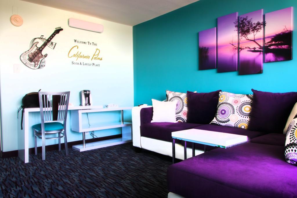 California Palms Hotel And Suites Austintown Exteriör bild