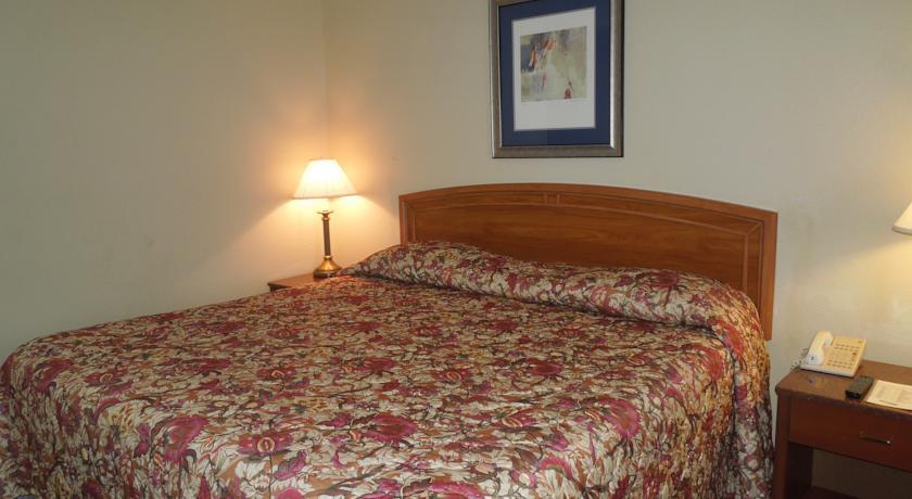 California Palms Hotel And Suites Austintown Rum bild