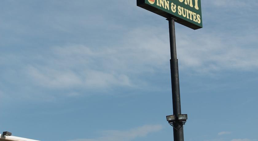 California Palms Hotel And Suites Austintown Exteriör bild
